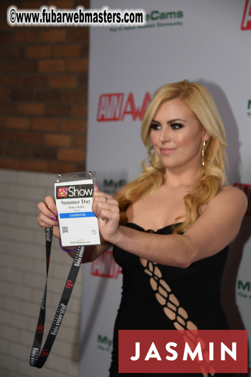 Early AVN Red Carpet