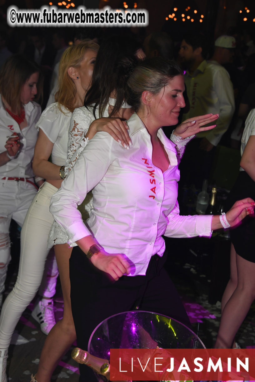 FreeWebCams White Party