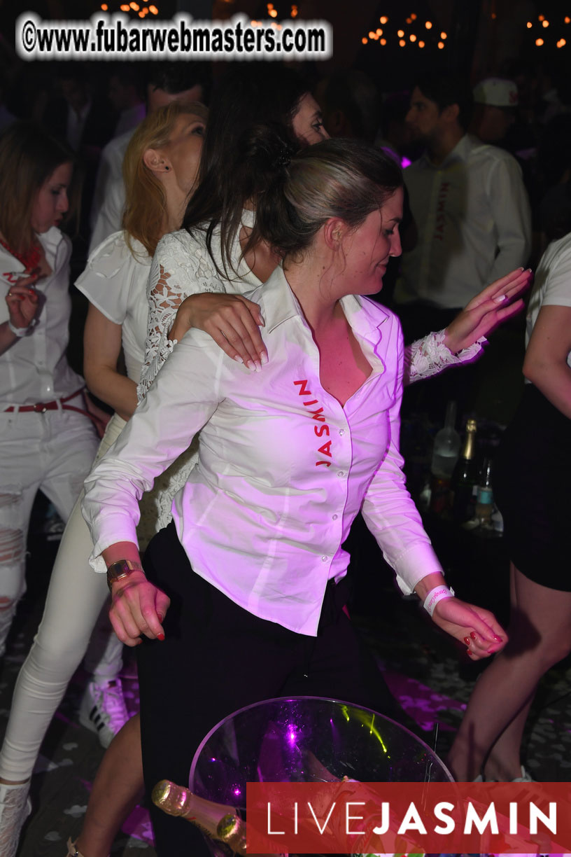 FreeWebCams White Party