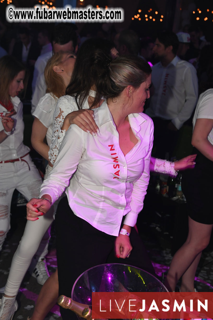 FreeWebCams White Party