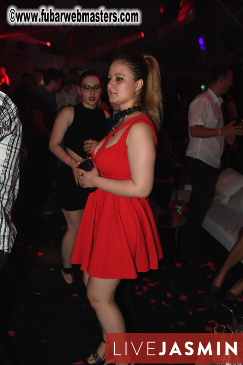 Jasmin Crazy Red Party