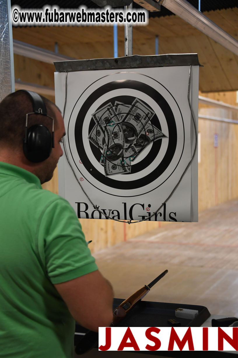 Royal Girls - Shooting Range