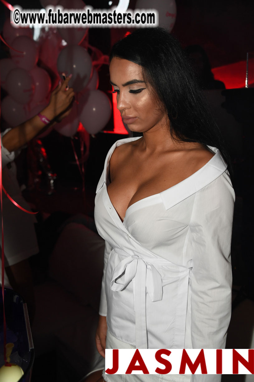 BongaCams SENSATION Party (White Party)