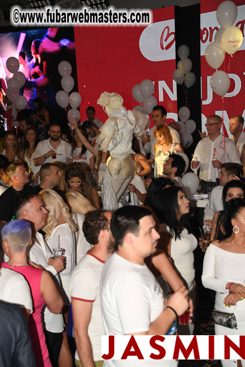 BongaCams SENSATION Party (White Party)