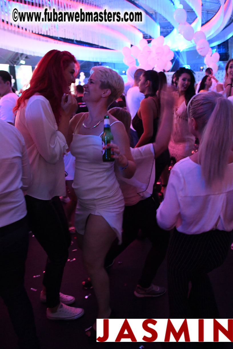 BongaCams SENSATION Party (White Party)