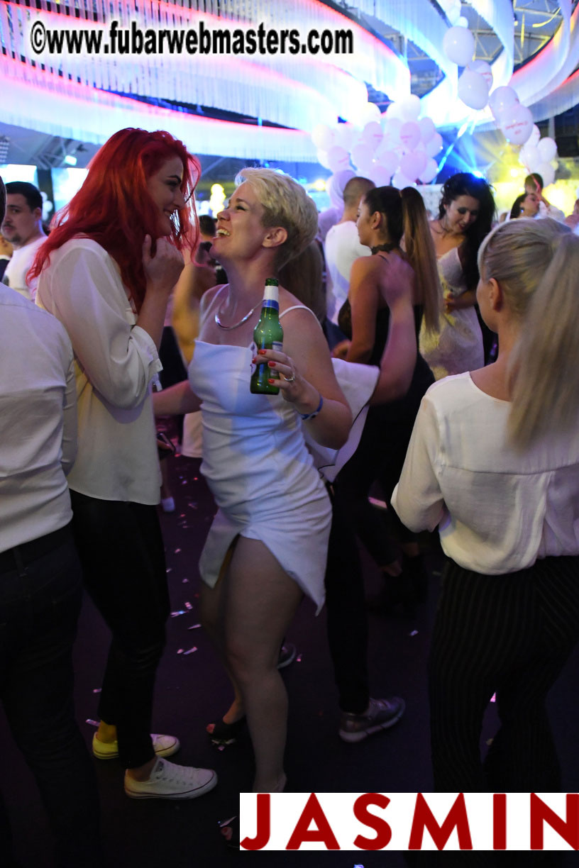 BongaCams SENSATION Party (White Party)