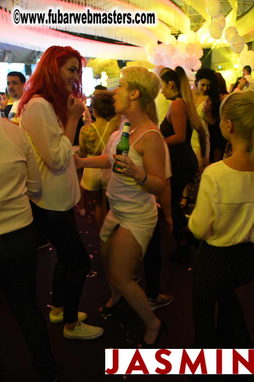 BongaCams SENSATION Party (White Party)