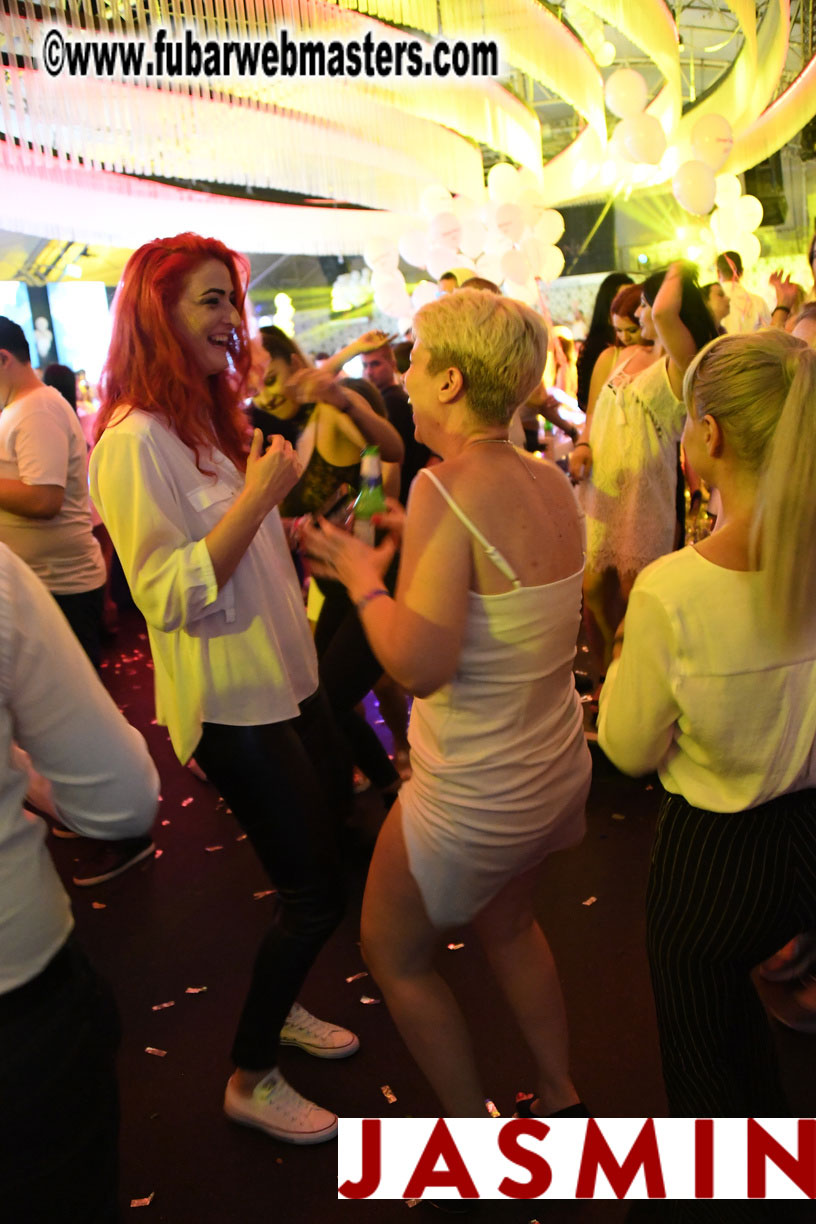 BongaCams SENSATION Party (White Party)