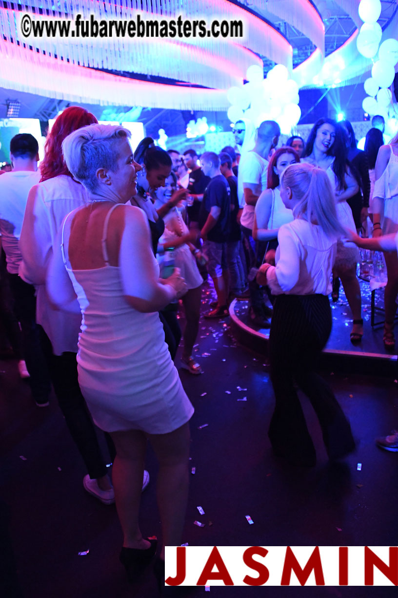 BongaCams SENSATION Party (White Party)