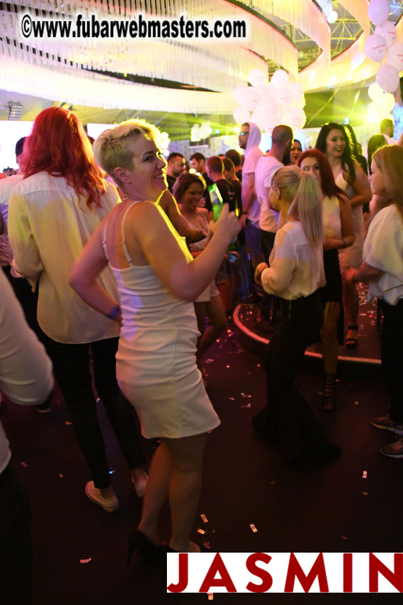 BongaCams SENSATION Party (White Party)