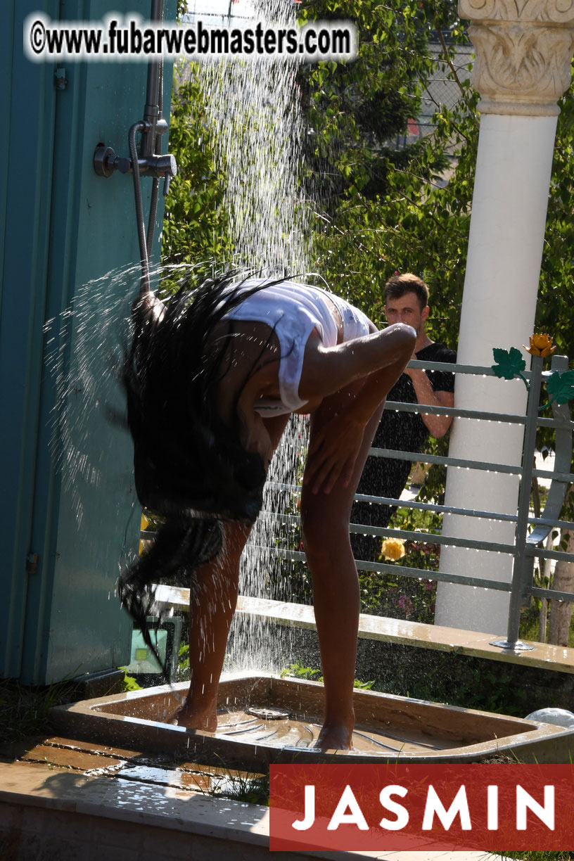 Miss AWCampus - Wet T-shirts contest