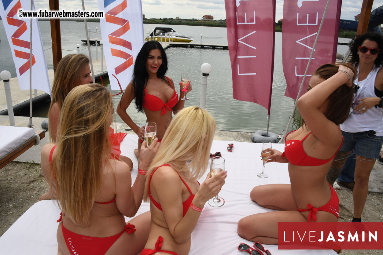 LiveJasmin Watersports