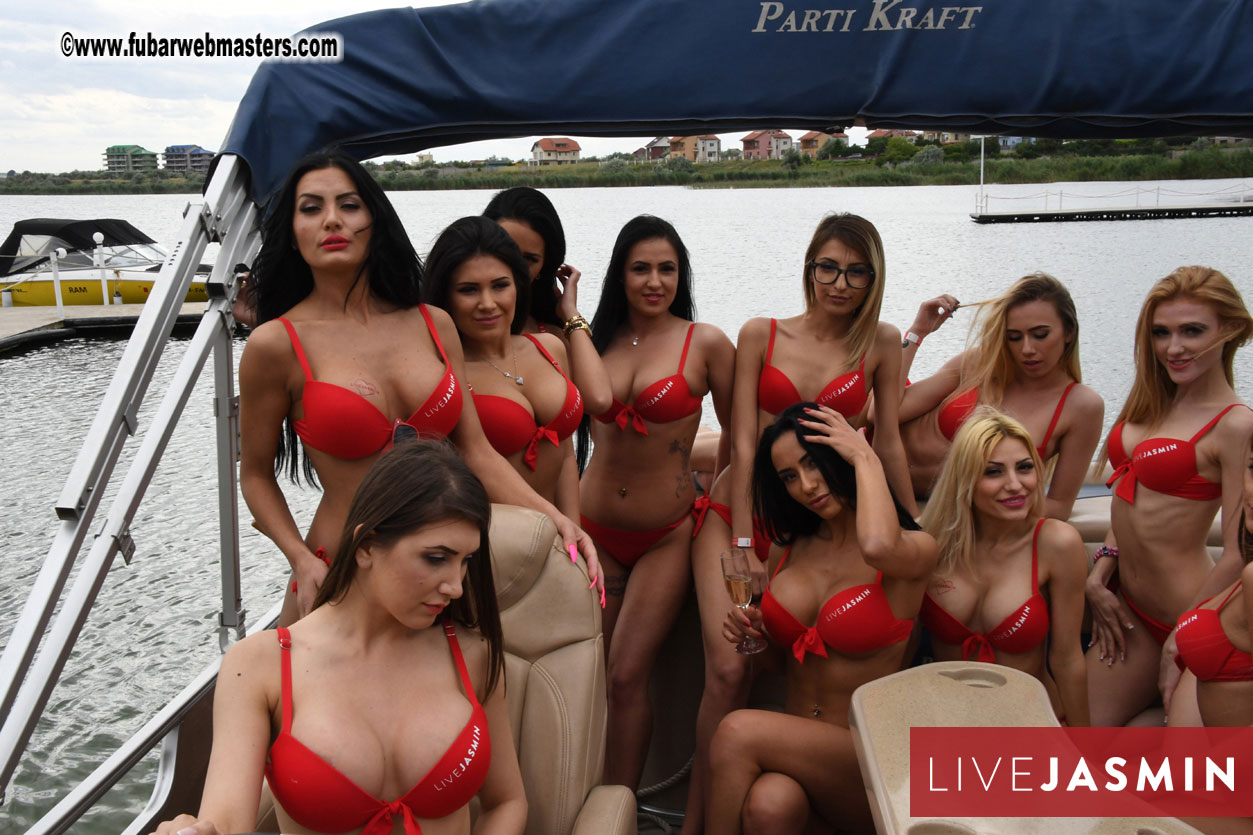 LiveJasmin Watersports