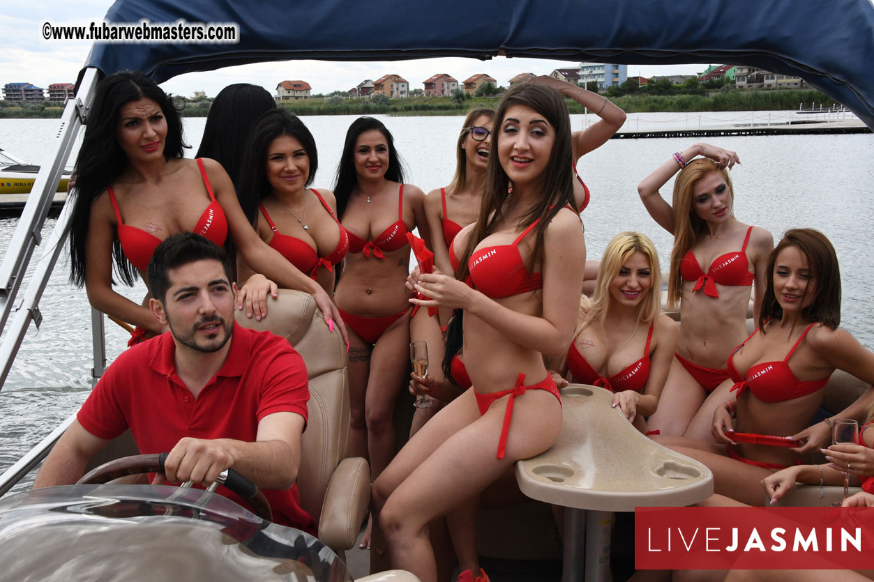 LiveJasmin Watersports