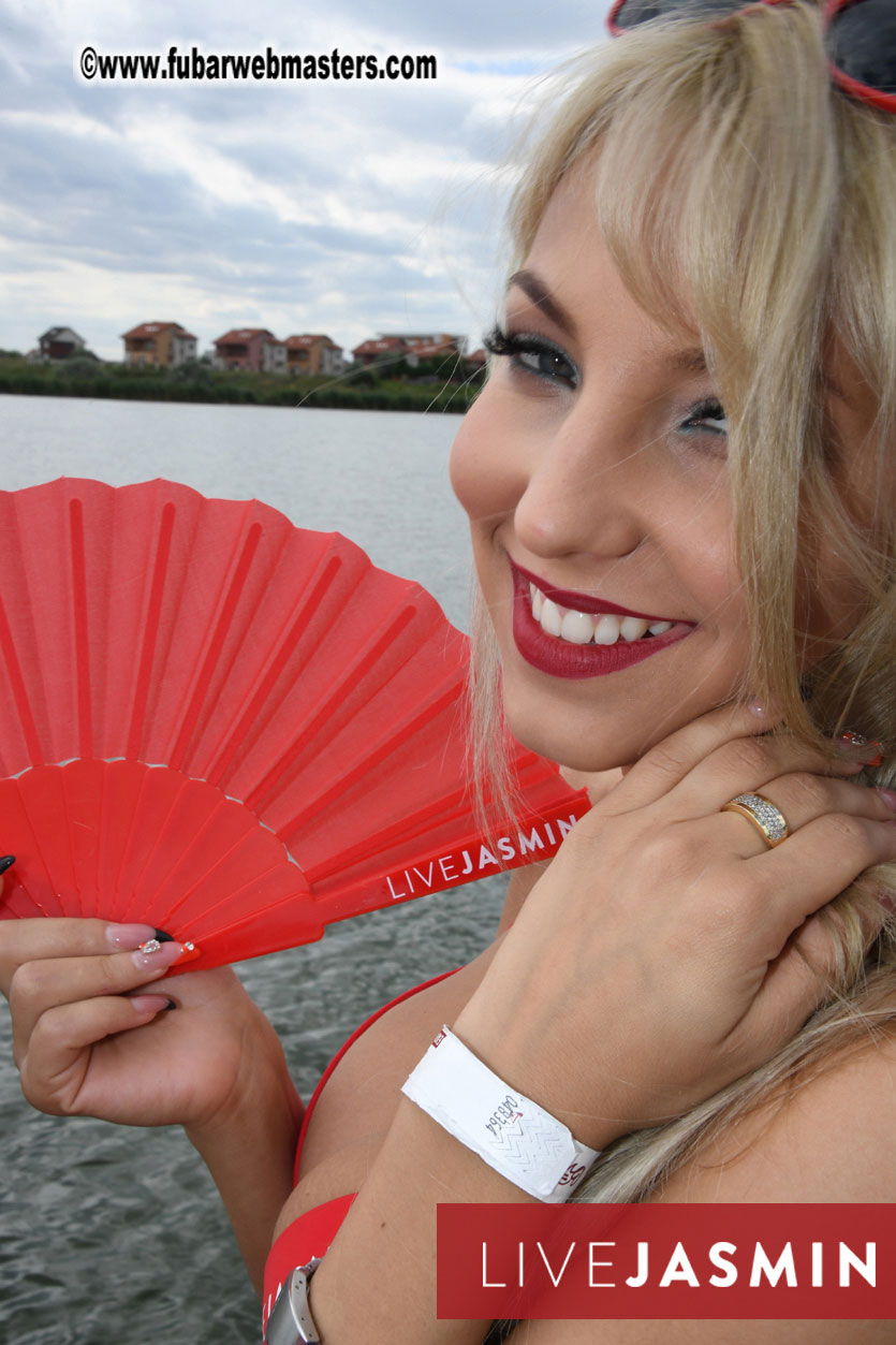 LiveJasmin Watersports