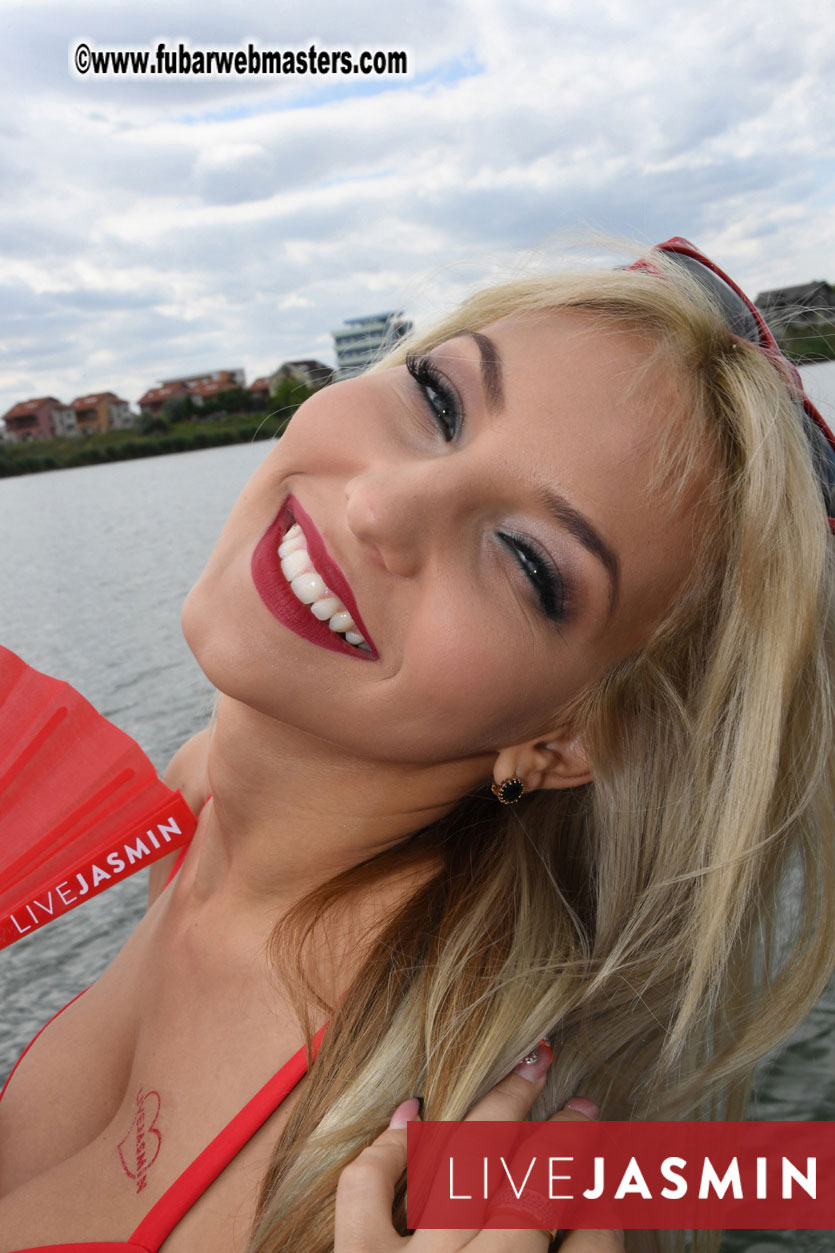 LiveJasmin Watersports