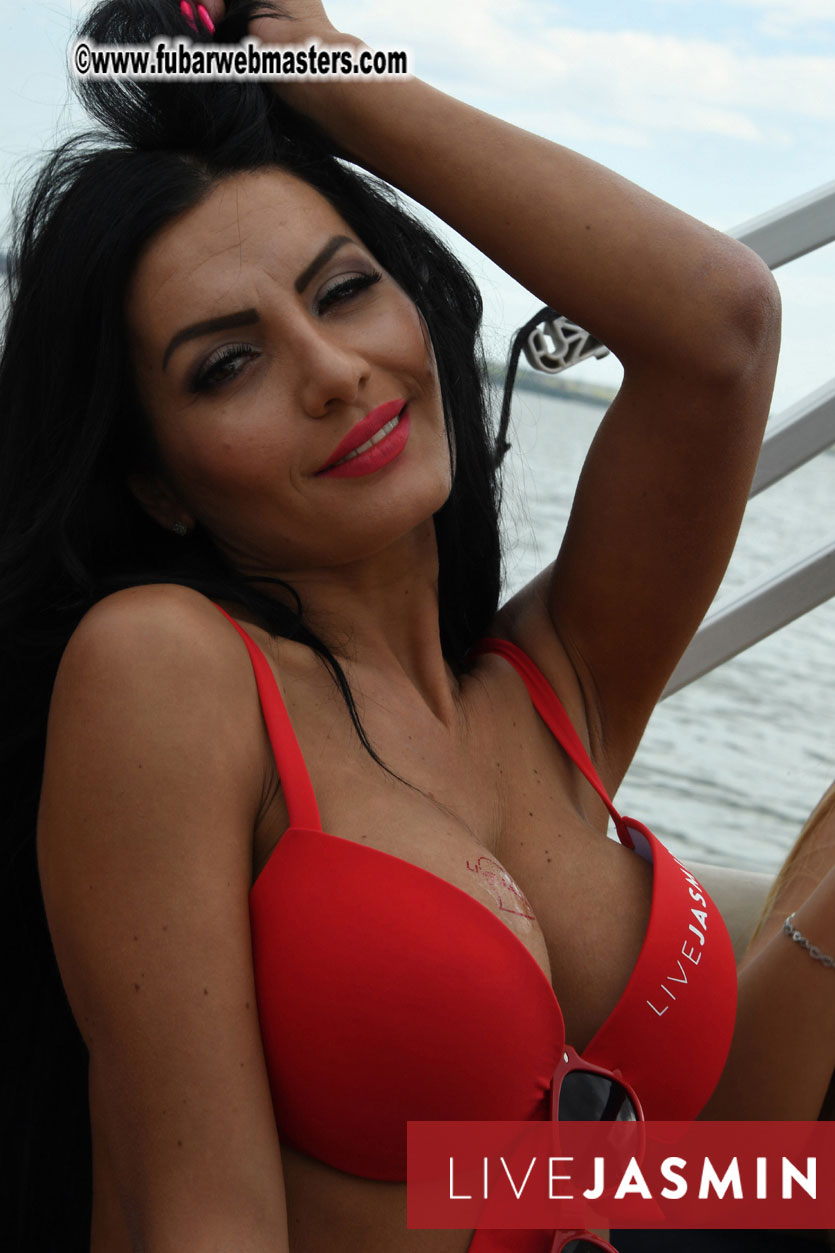 LiveJasmin Watersports