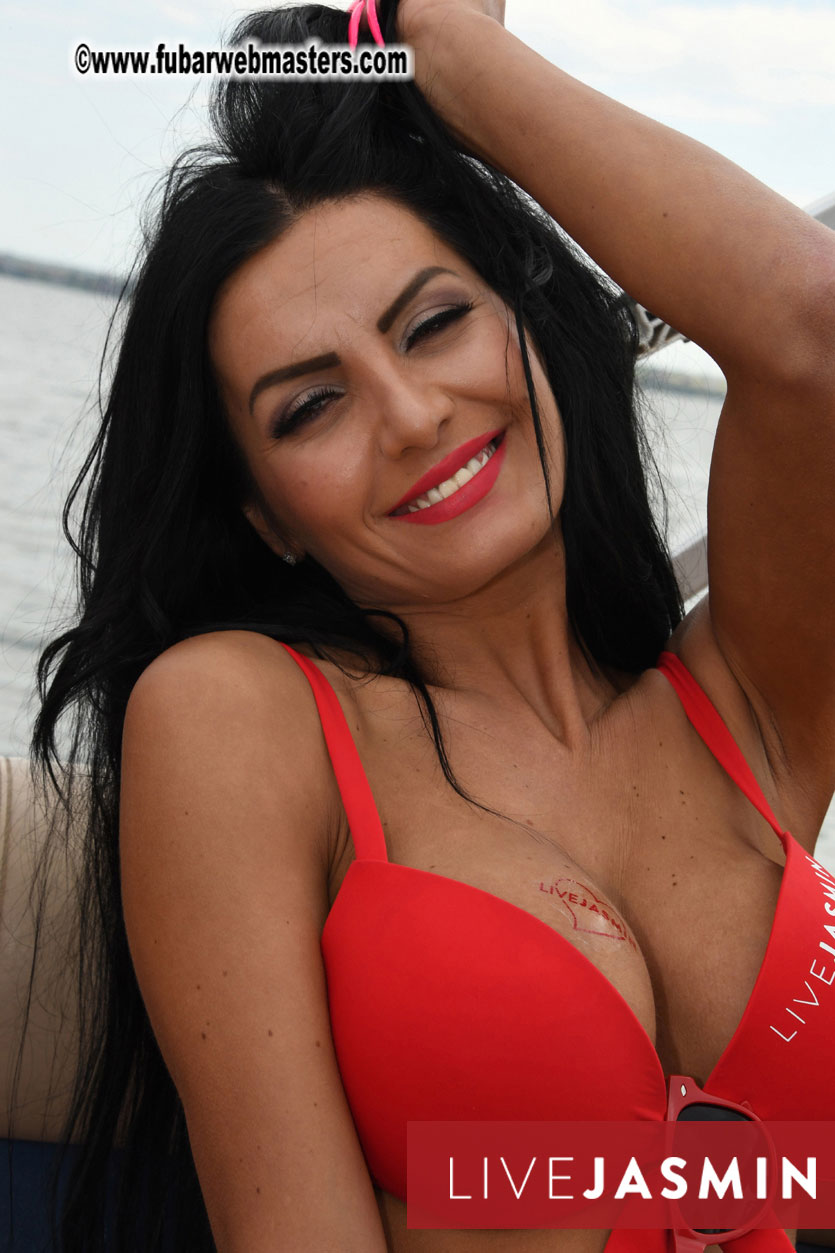 LiveJasmin Watersports