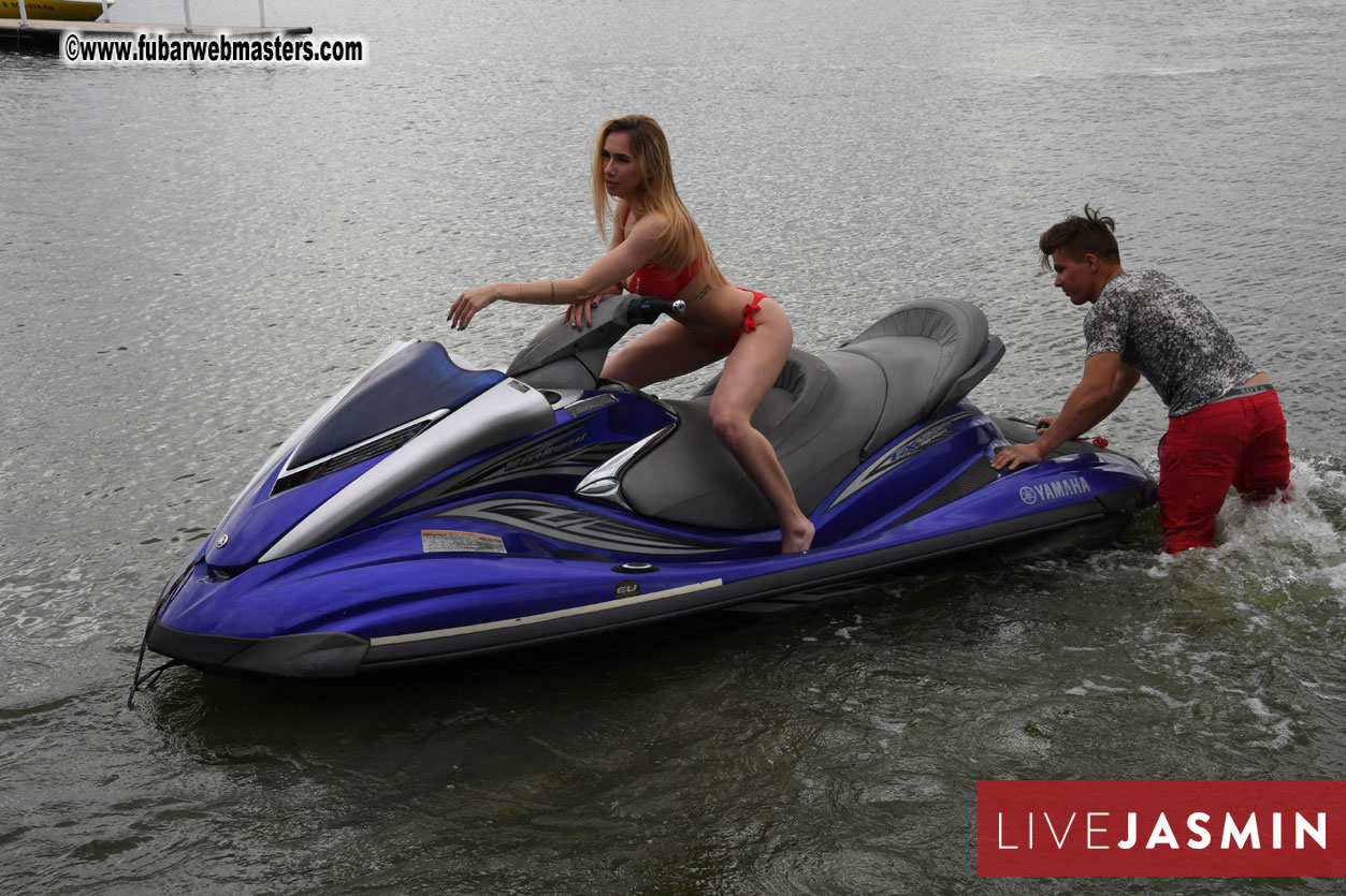 LiveJasmin Watersports