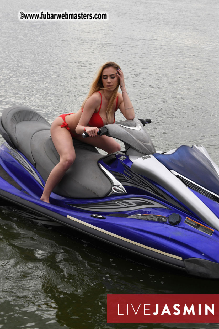 LiveJasmin Watersports