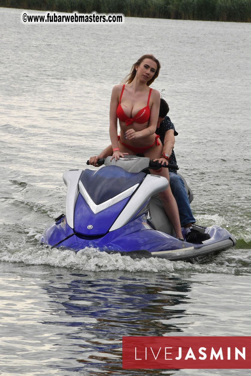 LiveJasmin Watersports