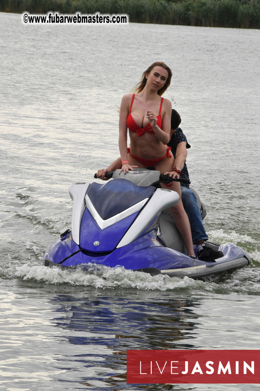 LiveJasmin Watersports