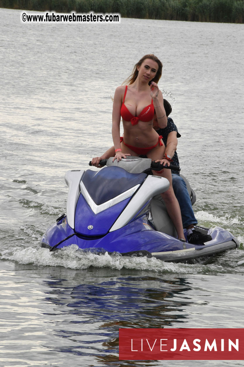 LiveJasmin Watersports