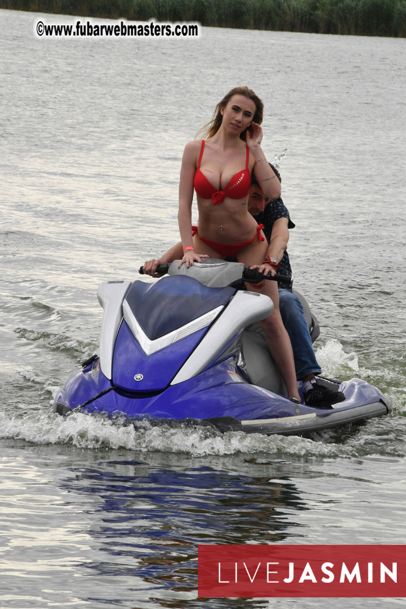 LiveJasmin Watersports