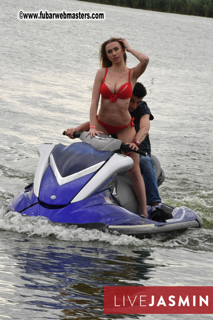 LiveJasmin Watersports