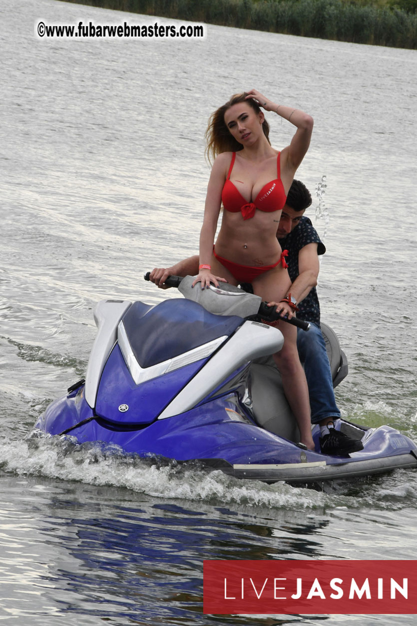 LiveJasmin Watersports