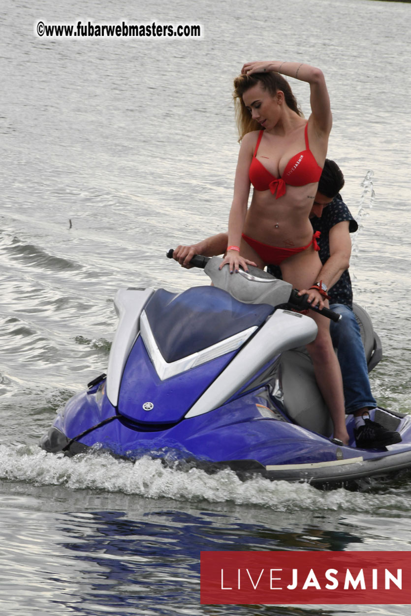 LiveJasmin Watersports