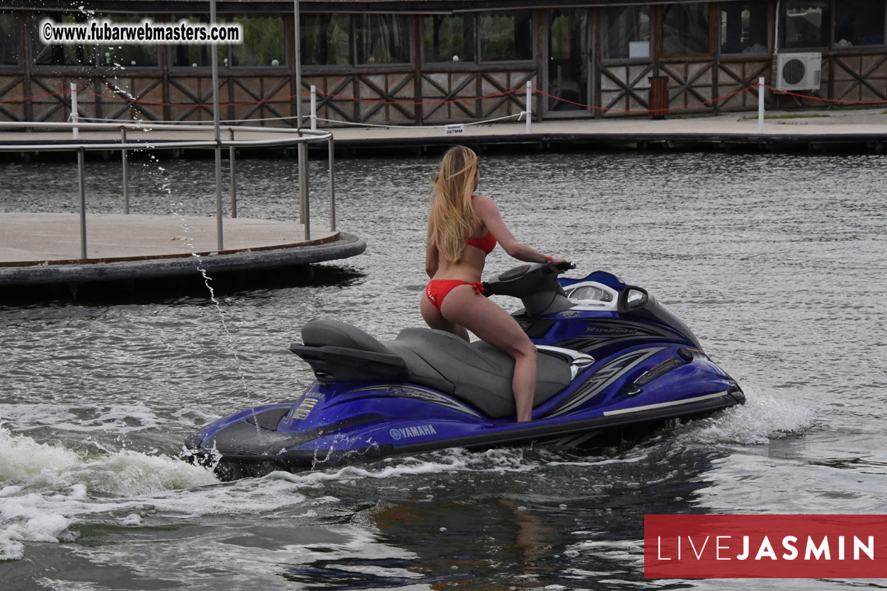 LiveJasmin Watersports