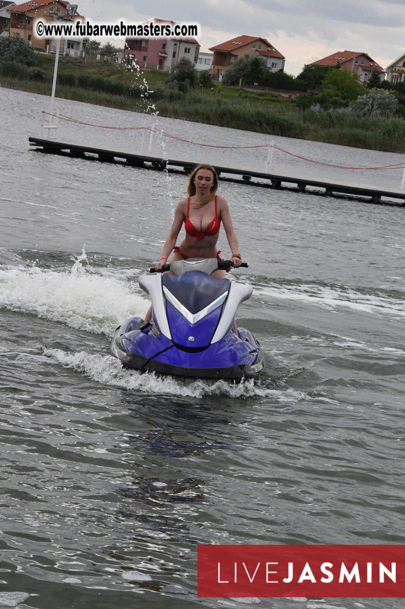 LiveJasmin Watersports