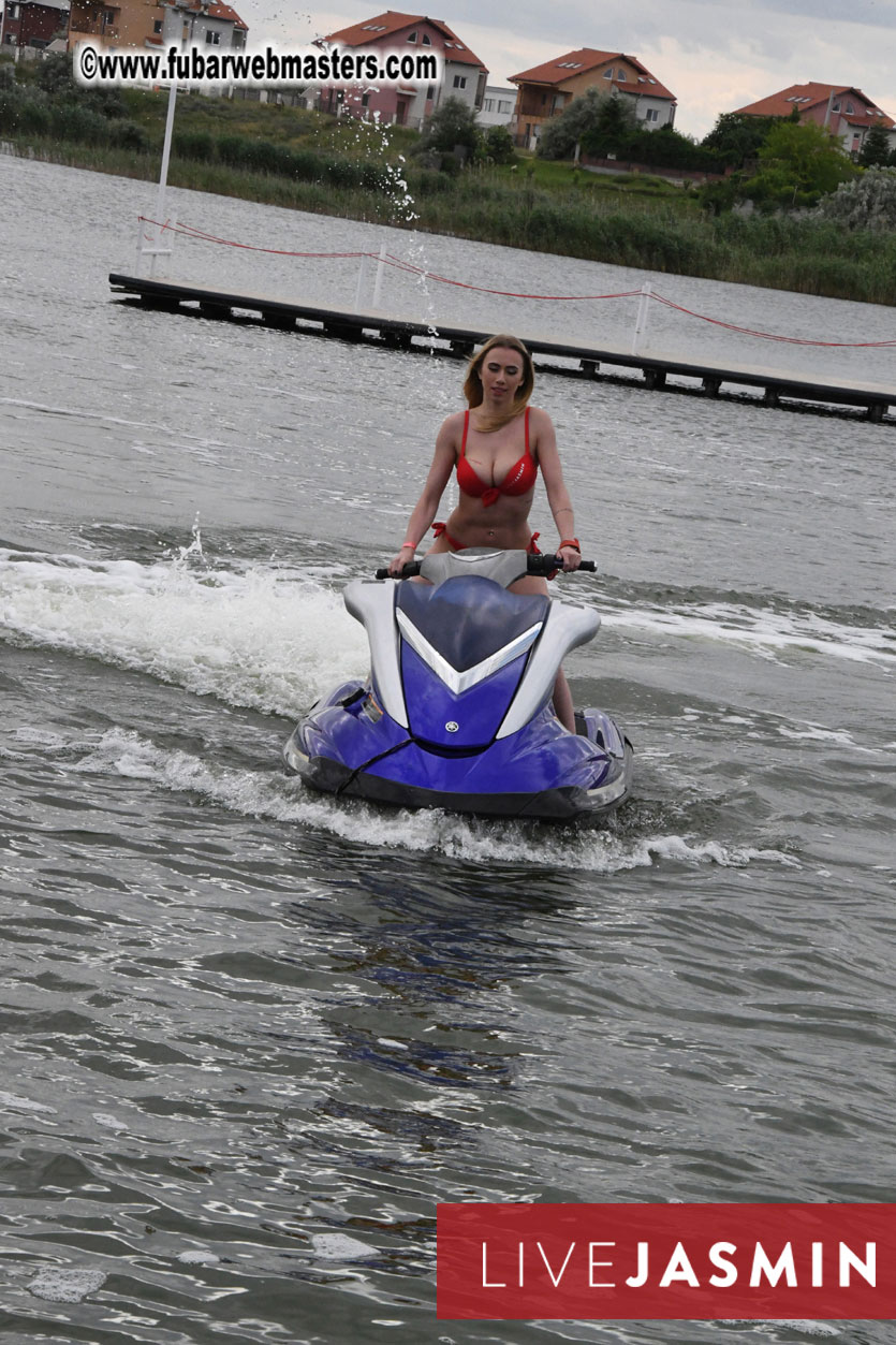 LiveJasmin Watersports