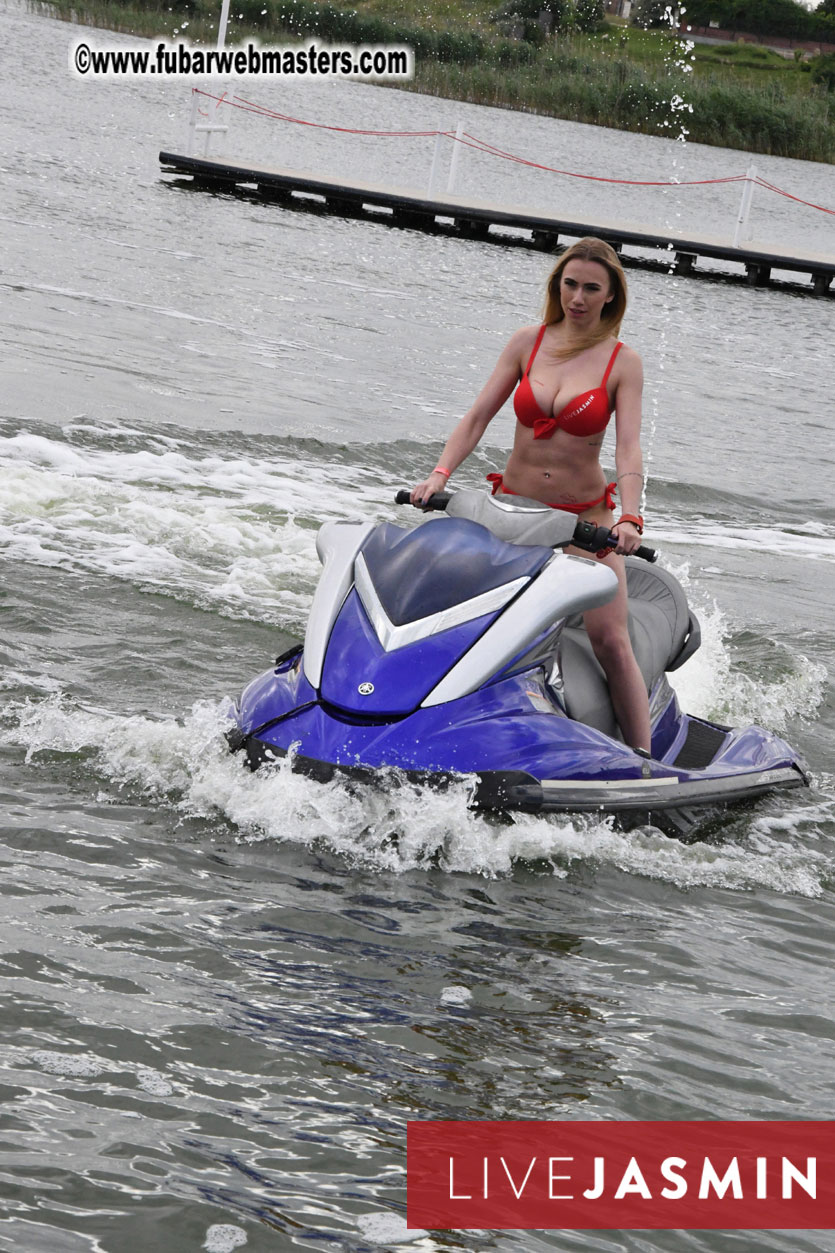 LiveJasmin Watersports