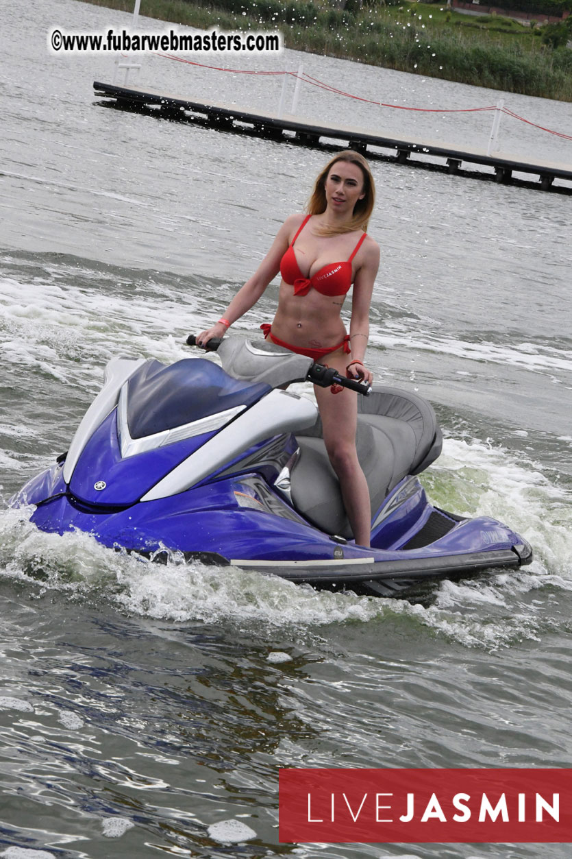 LiveJasmin Watersports