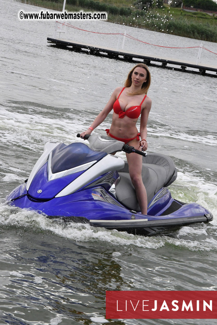 LiveJasmin Watersports