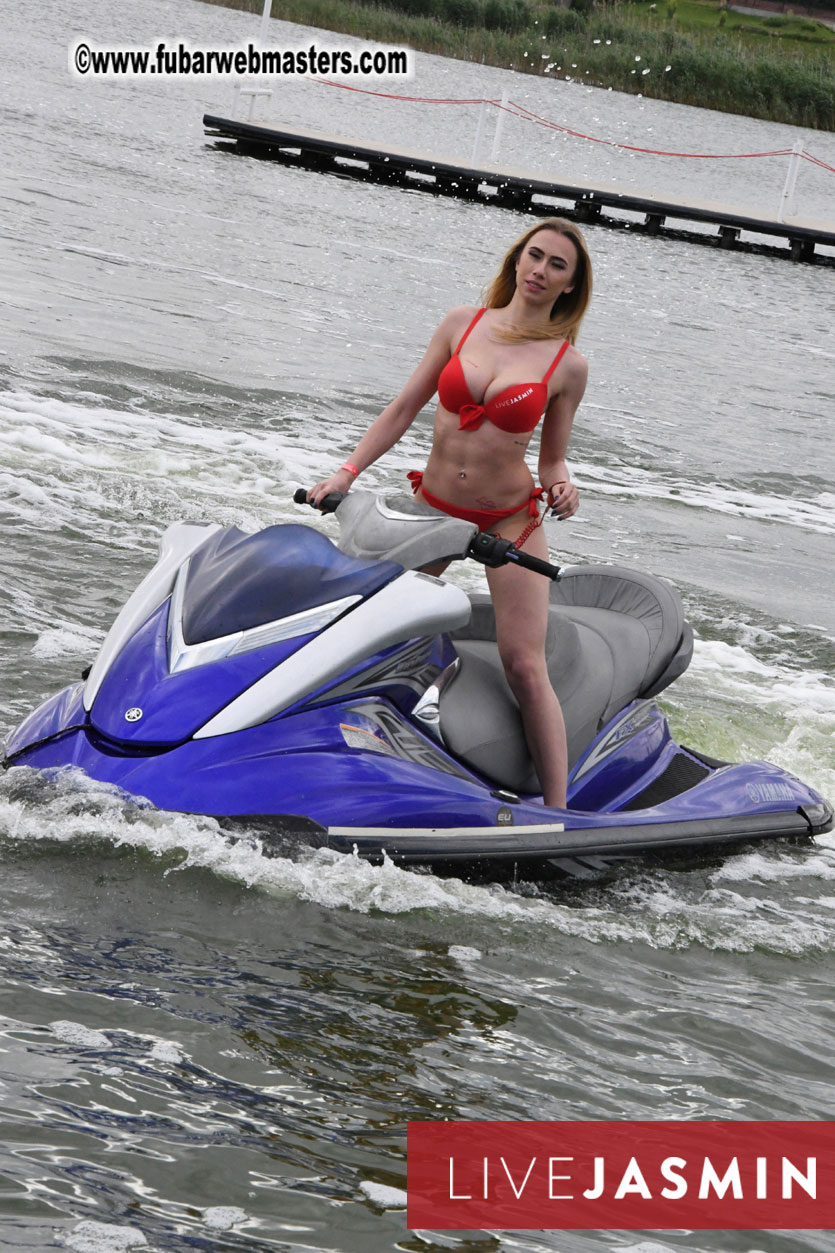 LiveJasmin Watersports