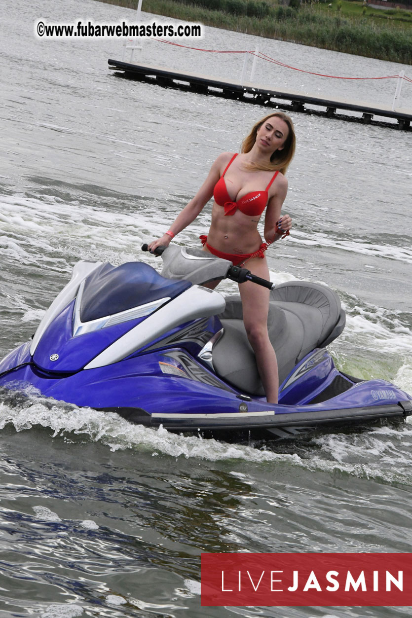 LiveJasmin Watersports