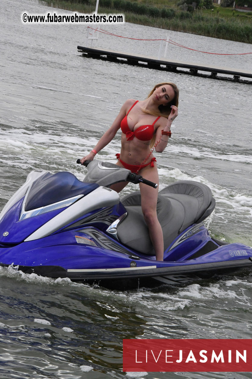 LiveJasmin Watersports