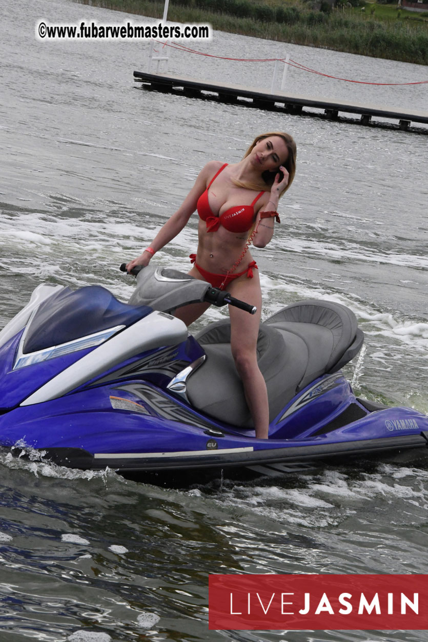 LiveJasmin Watersports