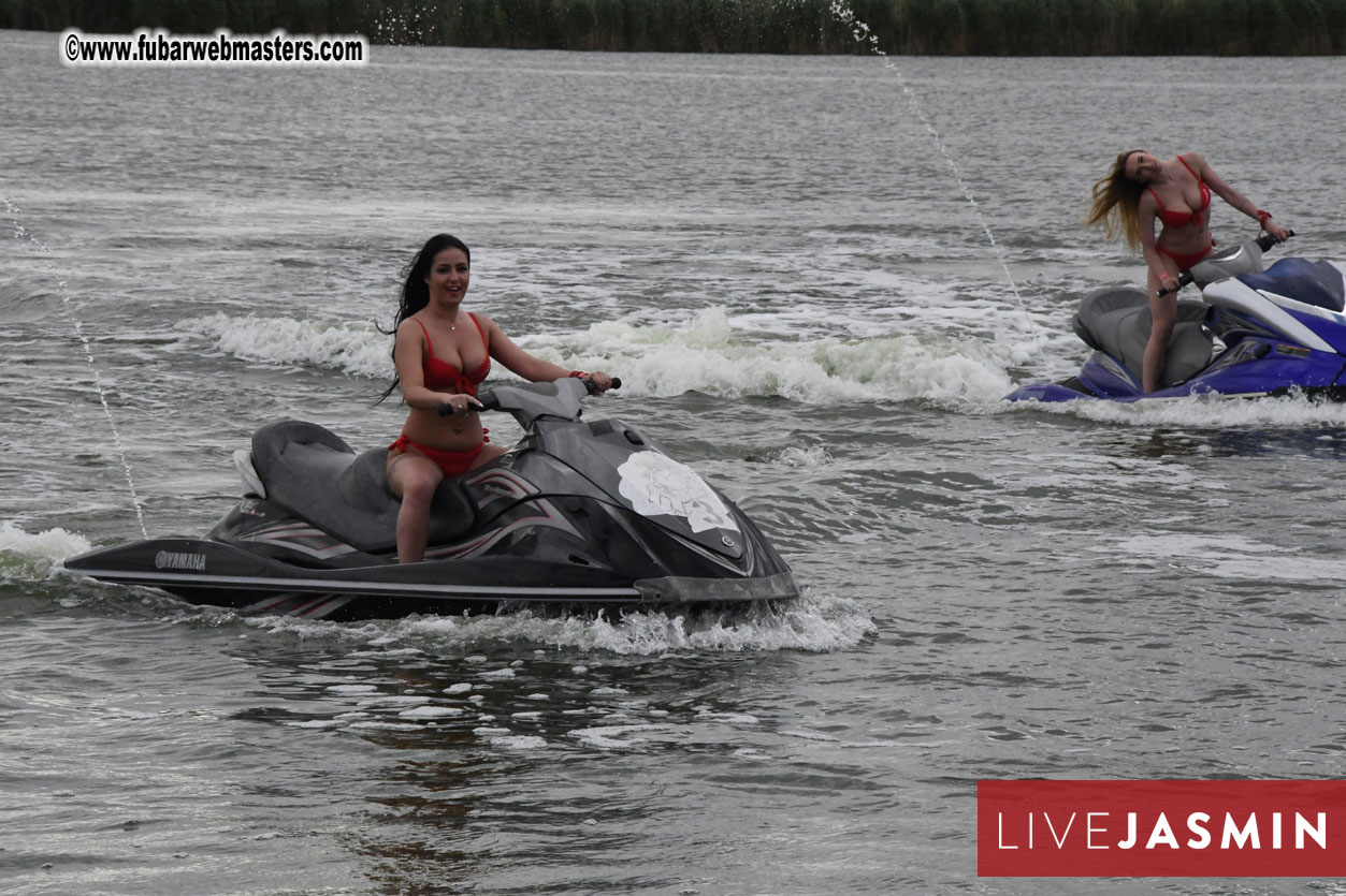 LiveJasmin Watersports