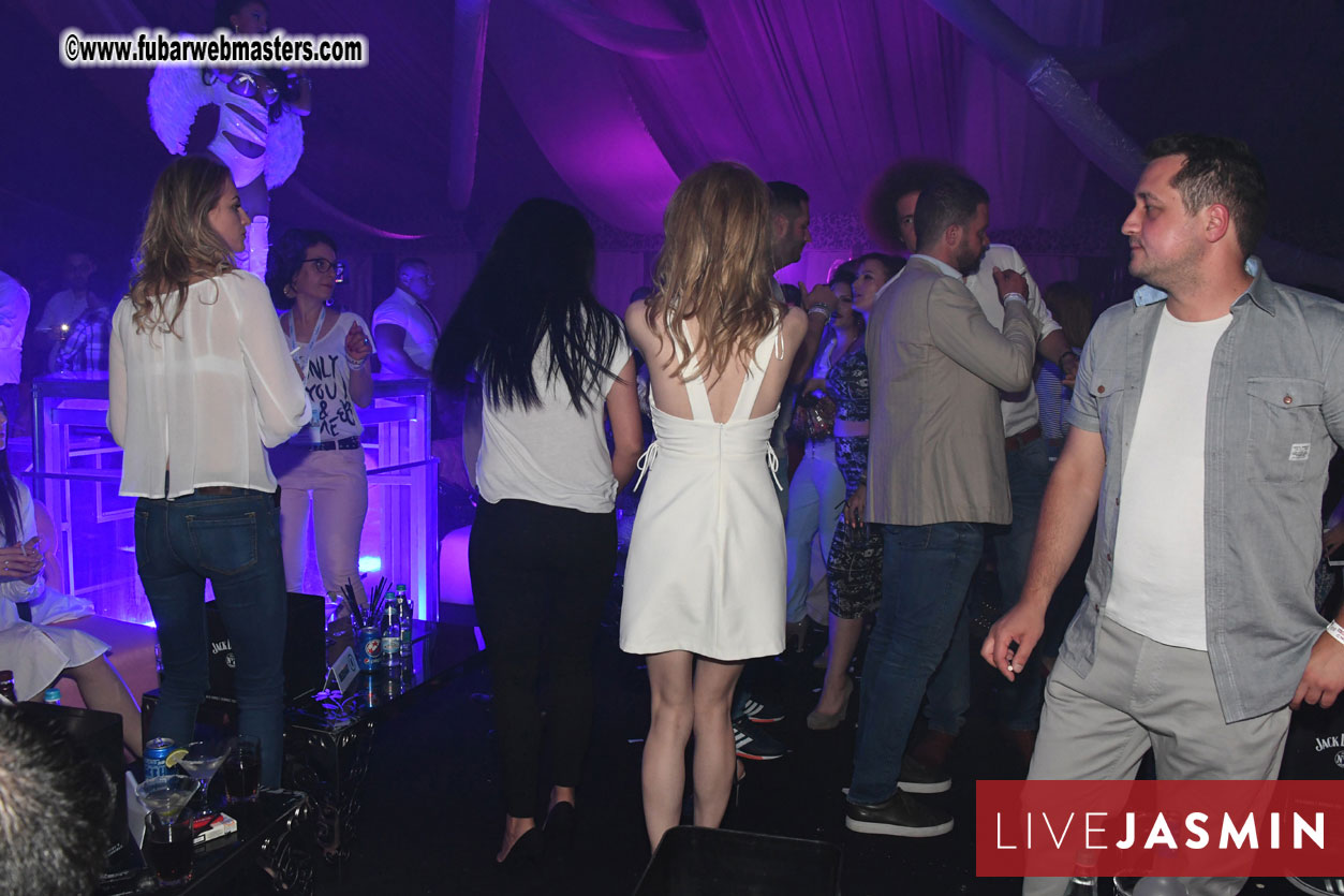 FreeWebCams White Party @ Bellagio Club