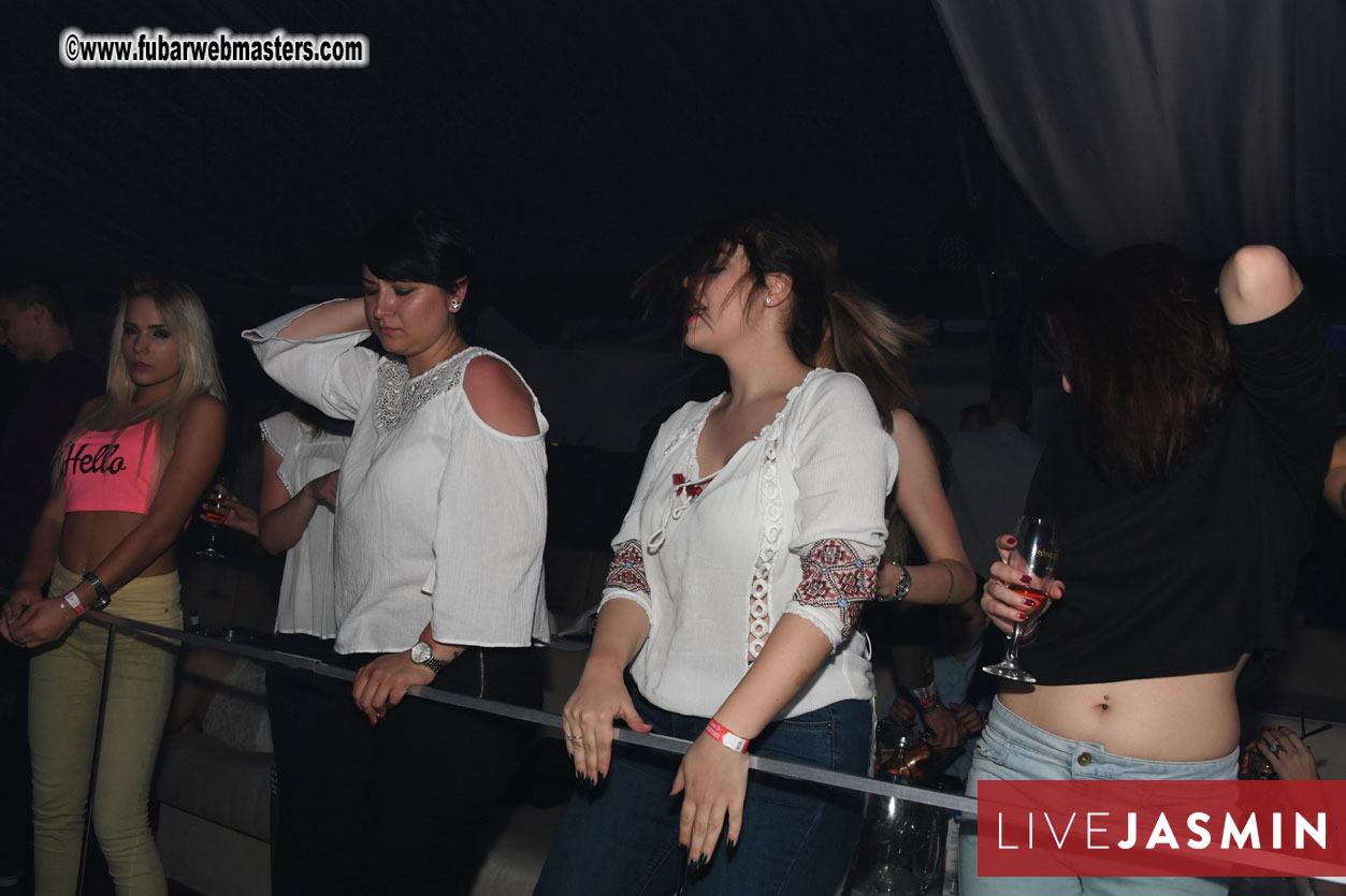 FreeWebCams White Party @ Bellagio Club