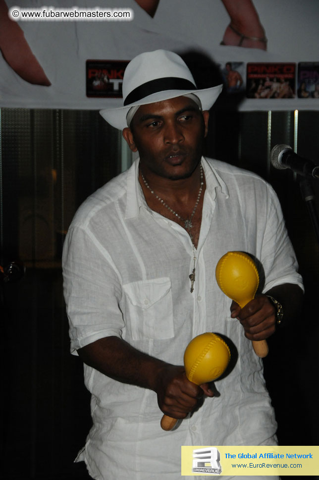 ¿Undress for Success¿Party