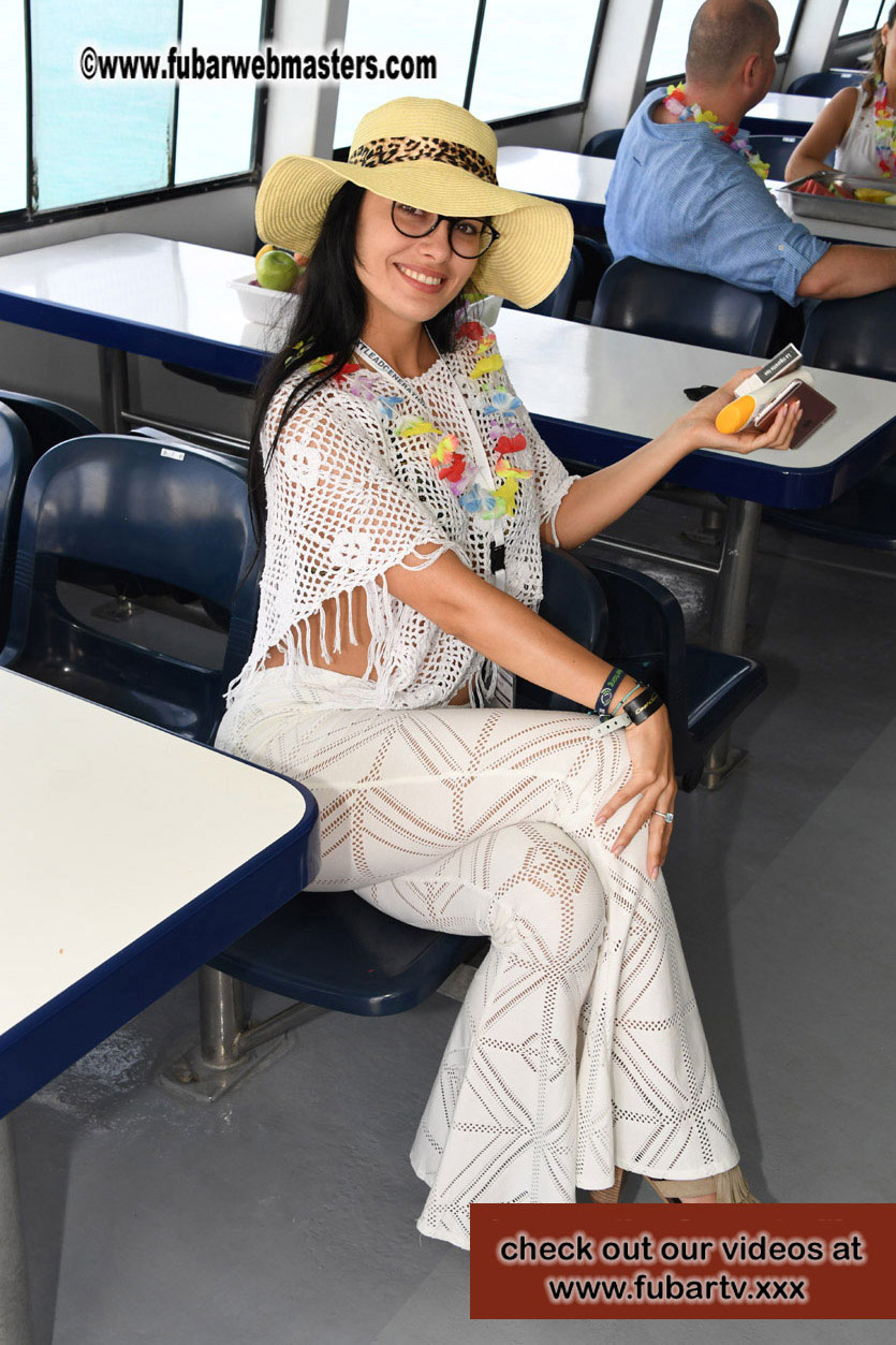 Boat Trip with Cool Drinks & Hot Girls