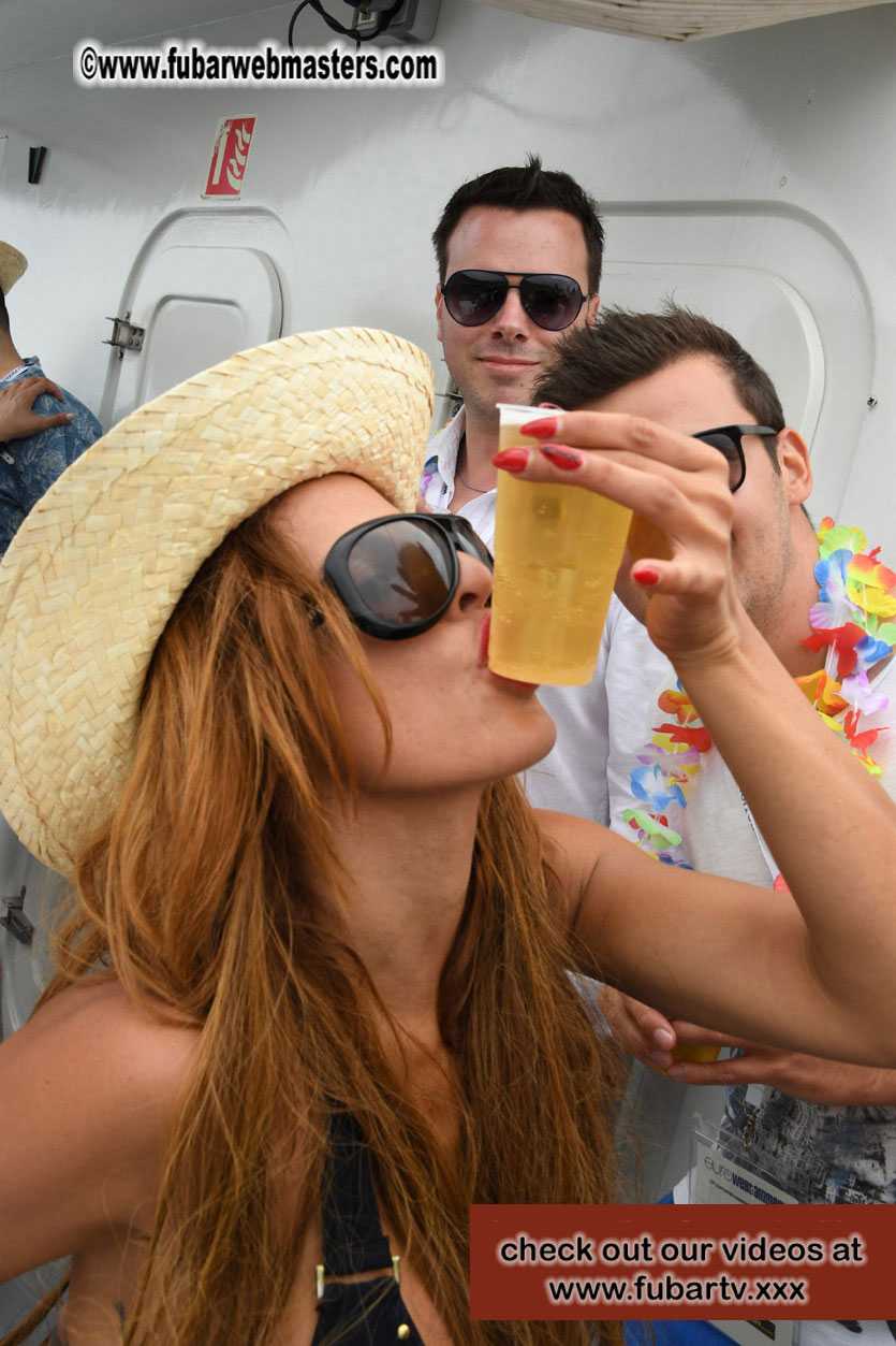 Boat Trip with Cool Drinks & Hot Girls