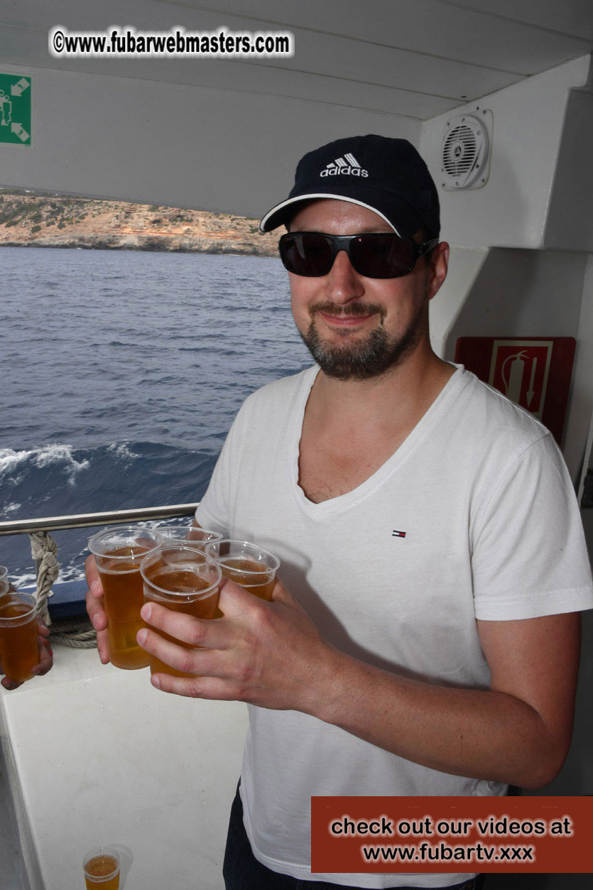 Boat Trip with Cool Drinks & Hot Girls