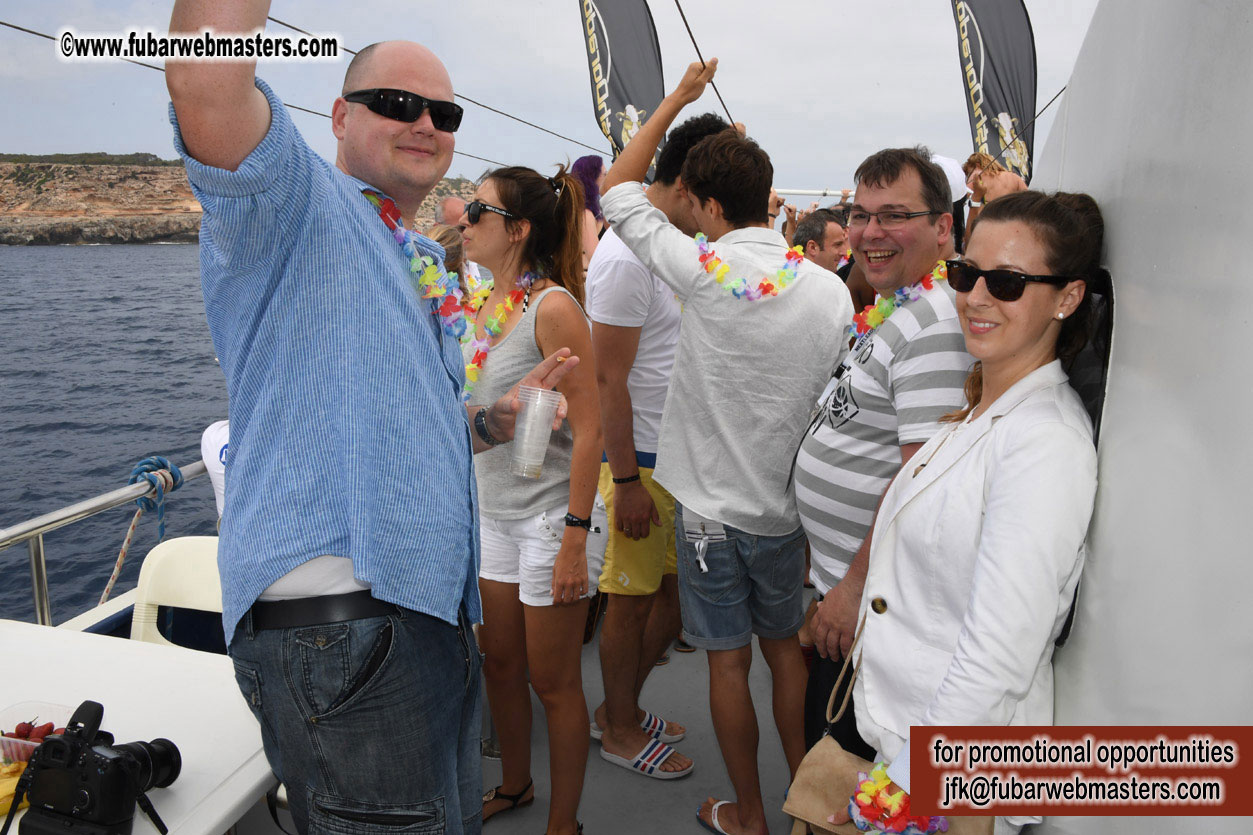 Boat Trip with Cool Drinks & Hot Girls