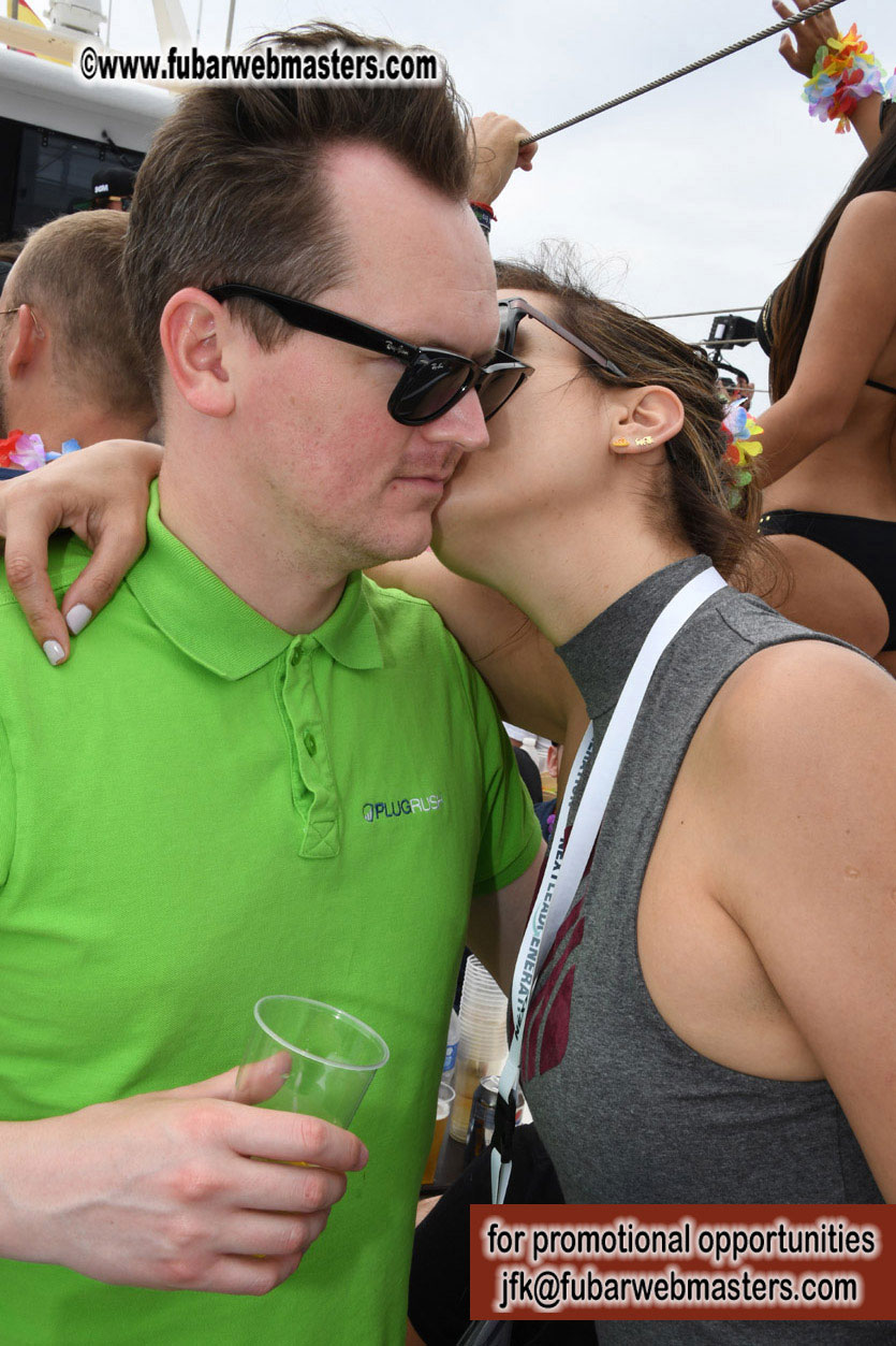 Boat Trip with Cool Drinks & Hot Girls